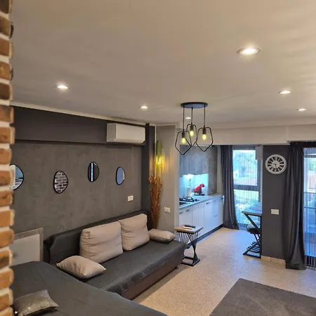 Apartment Tomis