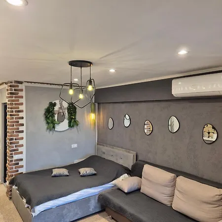 Tomis Apartment *